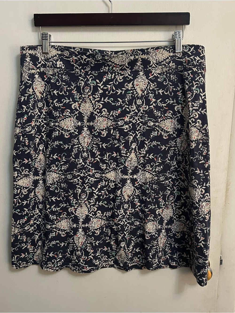 Eddie Bauer A-Line Skirt Size L Blue Geometric Print Lightweight Cotton Knit